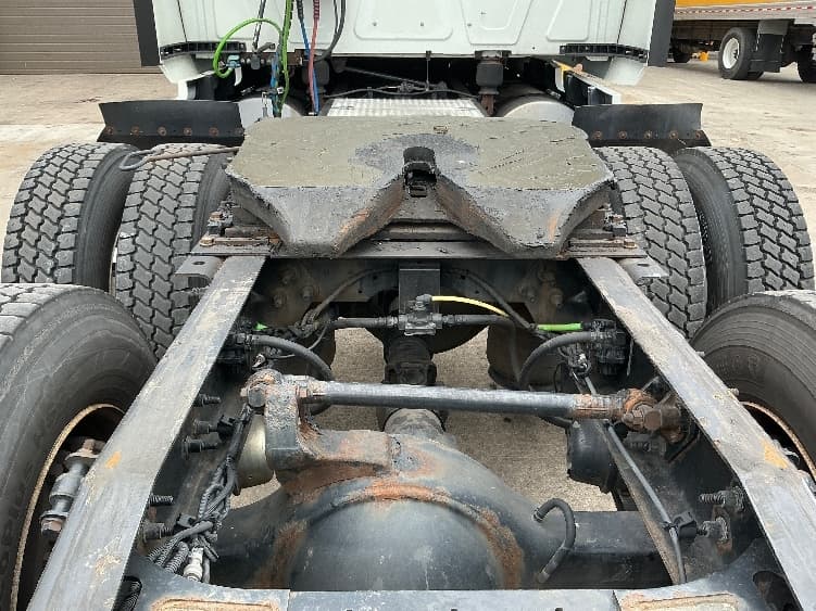 2020 International LT — photo 6