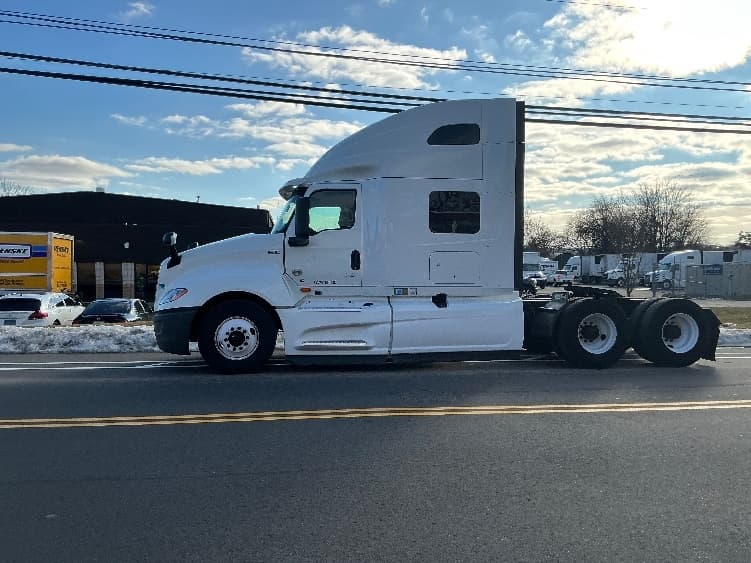 2020 International LT — photo 4