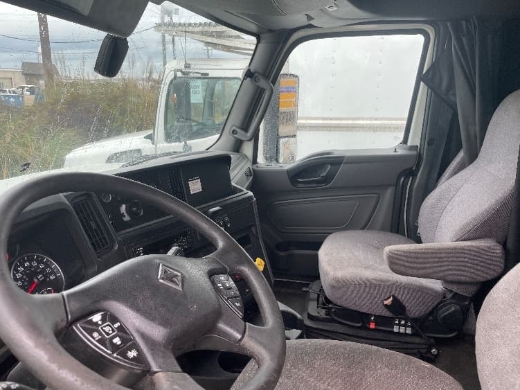 2020 International LT — photo 10