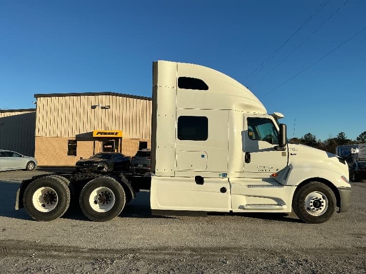 2020 International LT — photo 8