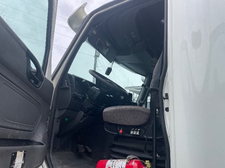 2020 International LT — photo 9