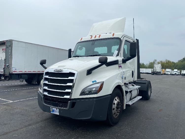 2020 Freightliner Cascadia — photo 3