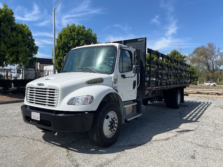 2021 Freightliner M2 106 — photo 3