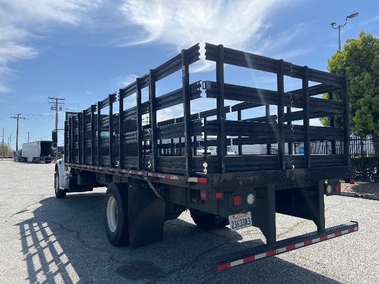 2021 Freightliner M2 106 — photo 6