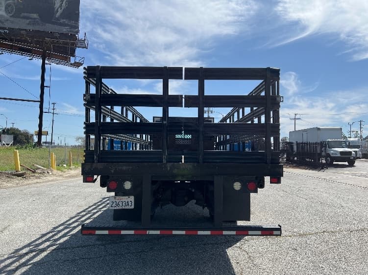 2021 Freightliner M2 106 — photo 7