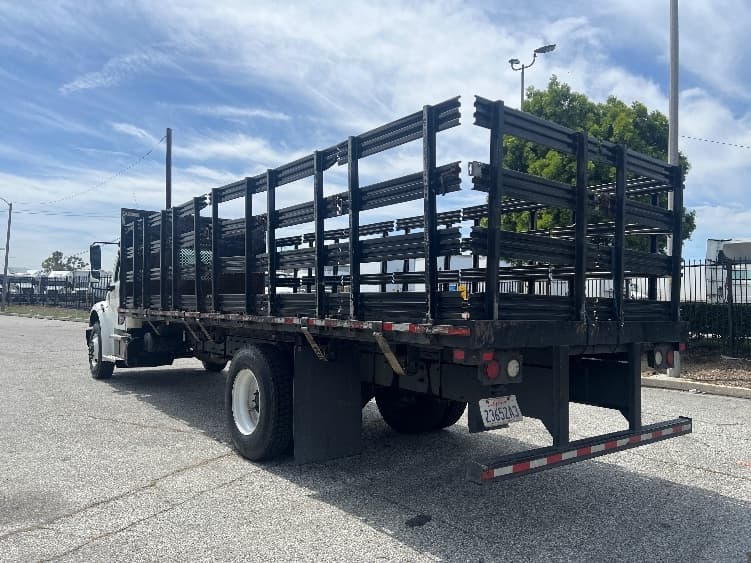 2021 Freightliner M2 106 — photo 6