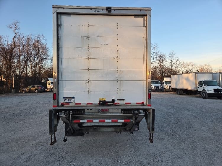 2021 Freightliner M2 106 — photo 6