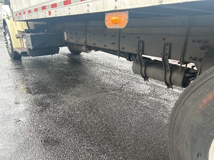 2020 Freightliner M2 106 — photo 5