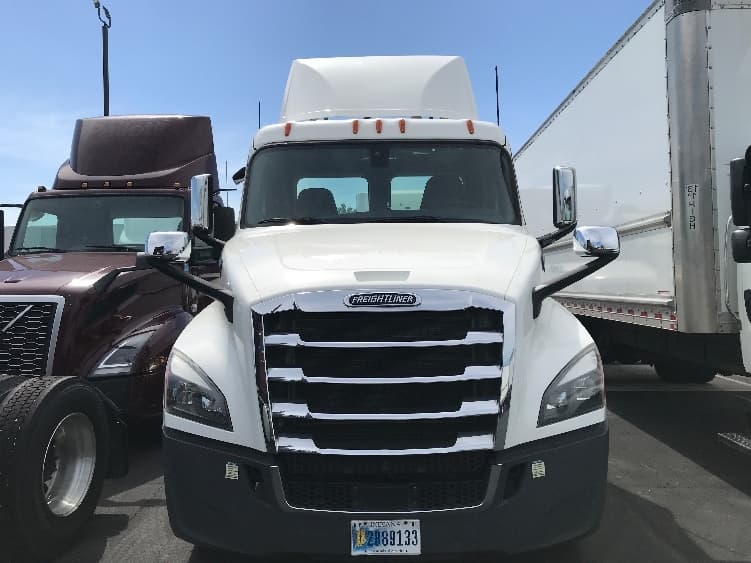 2020 Freightliner Cascadia — photo 2