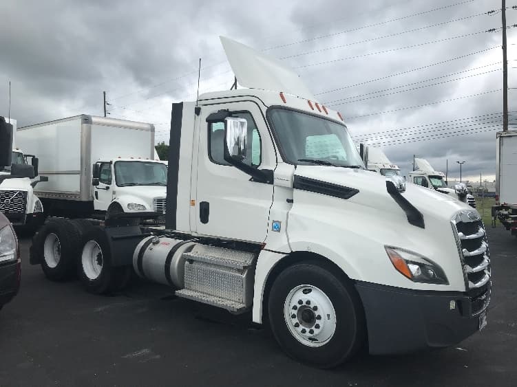 2020 Freightliner Cascadia — photo 8