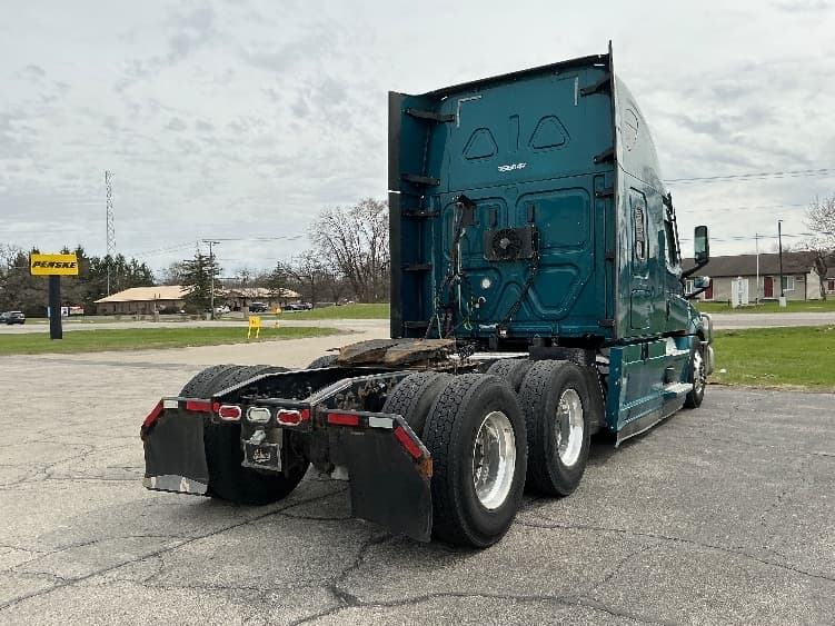 2021 Freightliner Cascadia — photo 7