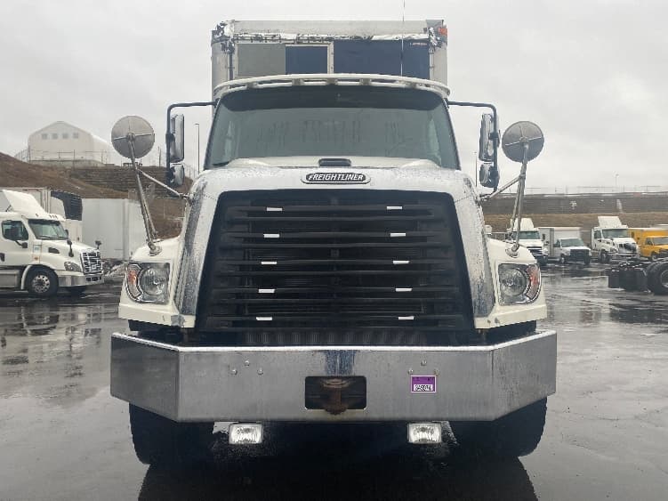 2020 Freightliner 114SD — photo 2