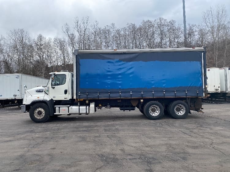 2020 Freightliner 114SD — photo 4