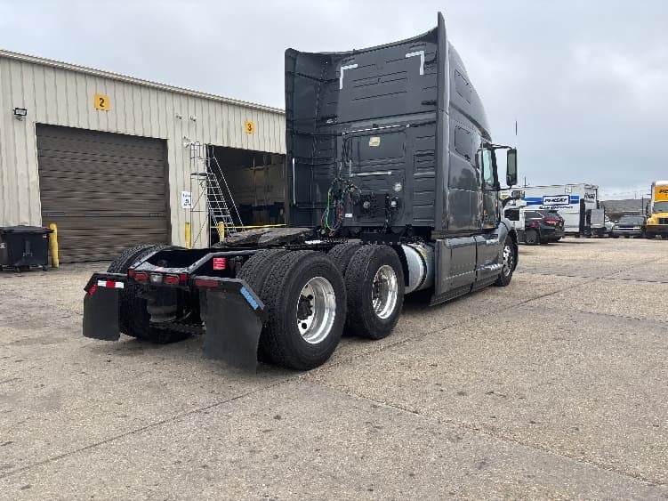 2020 Volvo VNL 760 — photo 7