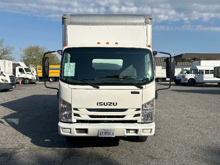 2020 Isuzu NPR — photo 2