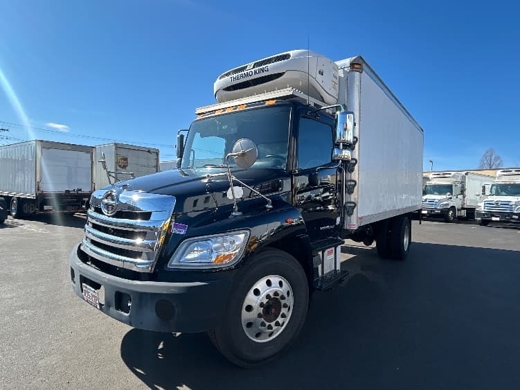 2020 Hino 268 — photo 3