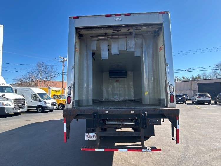 2020 Hino 268 — photo 8