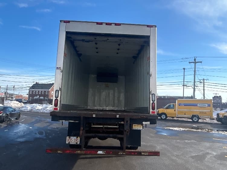 2020 Hino 268 — photo 9