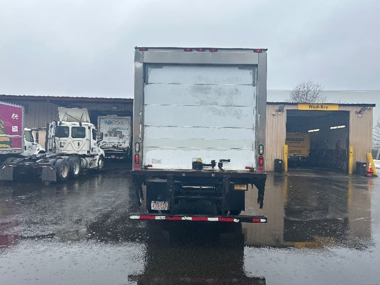 2020 Hino 268 — photo 7