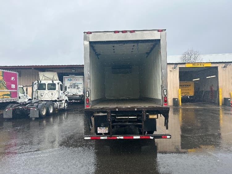 2020 Hino 268 — photo 8