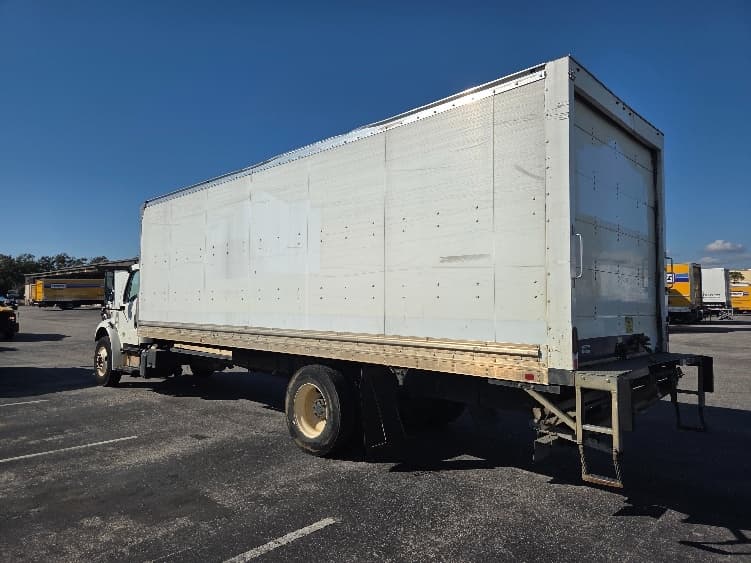 2020 Freightliner M2 106 — photo 6