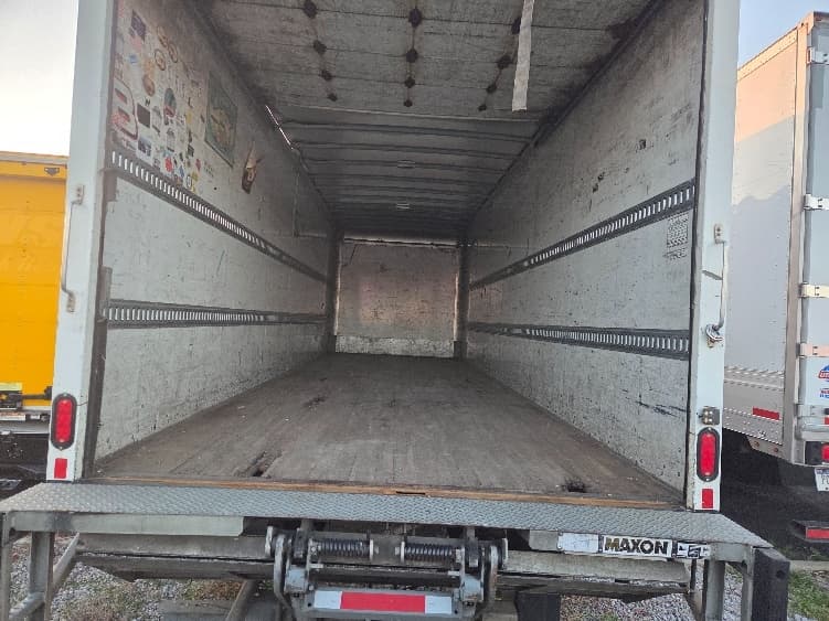 2020 Freightliner M2 106 — photo 8