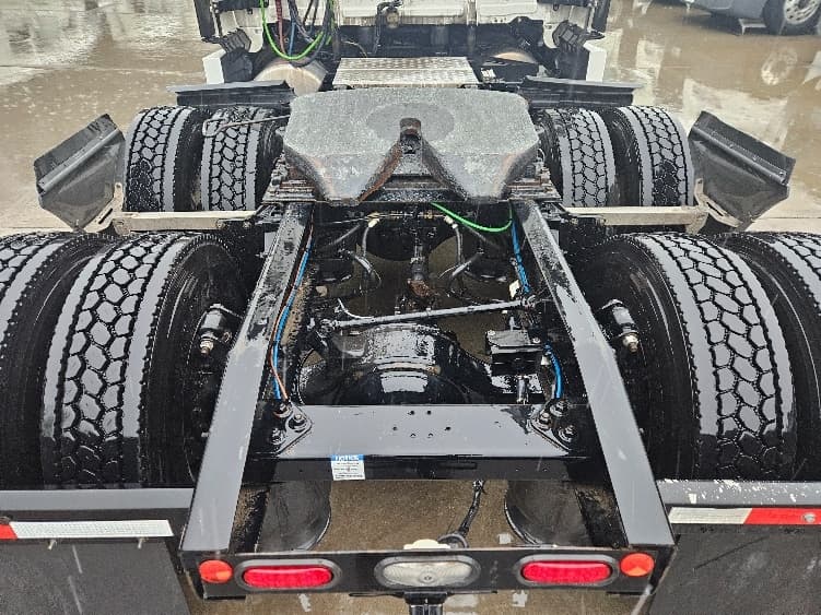 2020 Freightliner Cascadia — photo 6