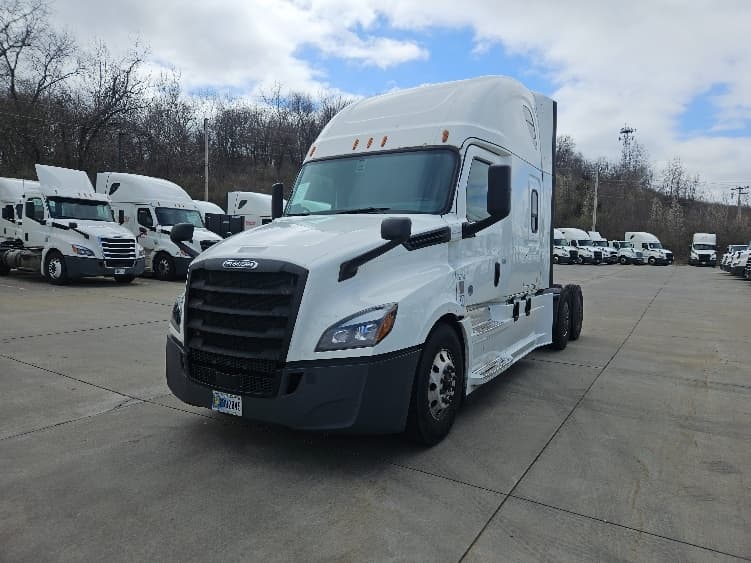 2020 Freightliner Cascadia — photo 3