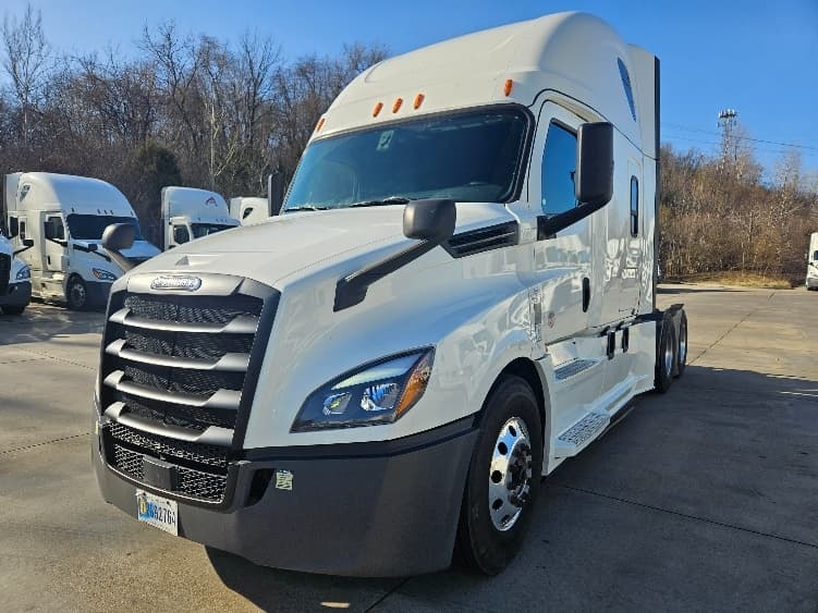 2020 Freightliner Cascadia — photo 3