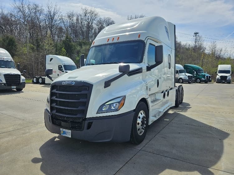 2020 Freightliner Cascadia — photo 3