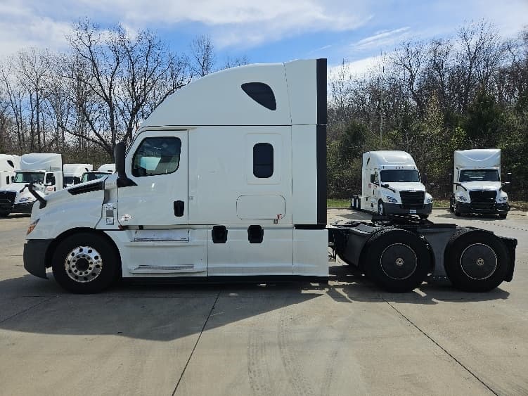 2020 Freightliner Cascadia — photo 4