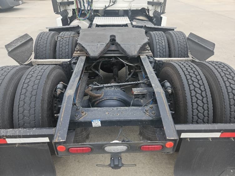 2020 Freightliner Cascadia — photo 6