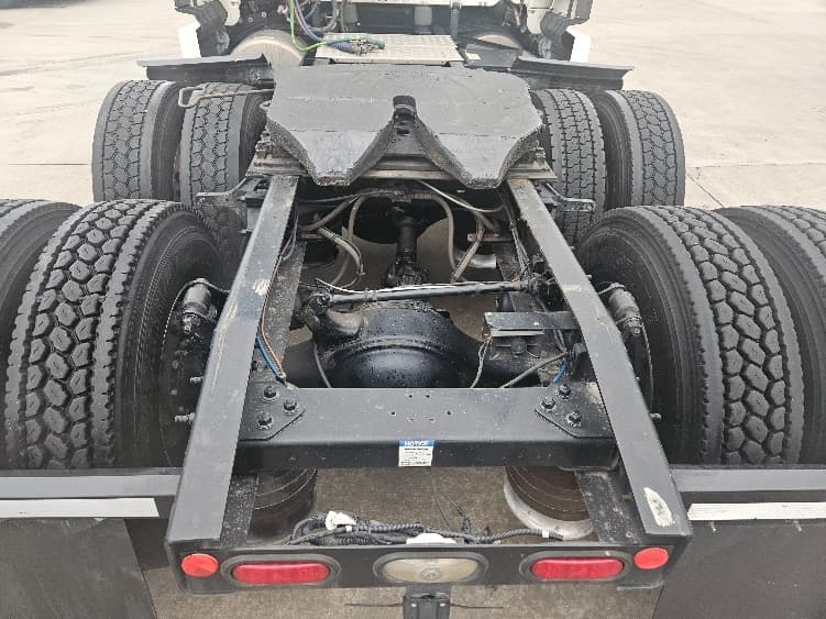 2020 Freightliner Cascadia — photo 6