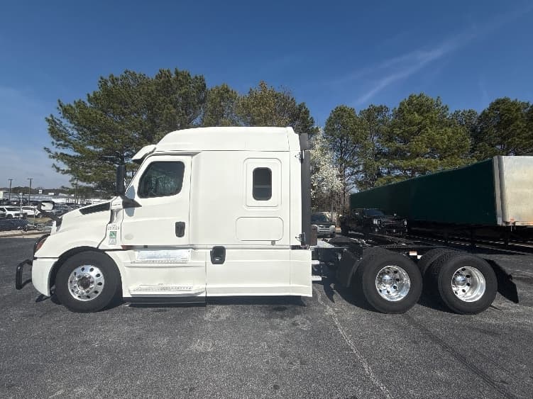 2020 Freightliner Cascadia — photo 4