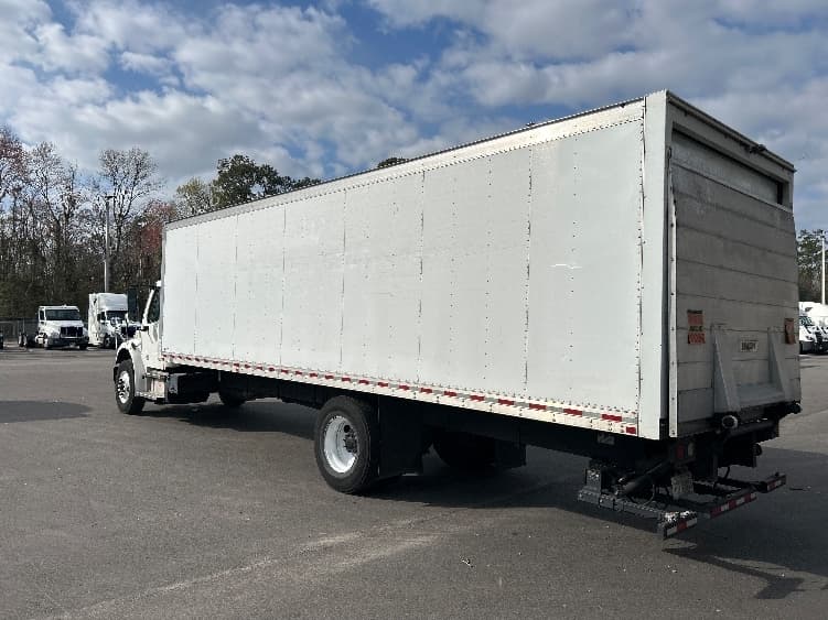 2021 Freightliner M2 106 — photo 6