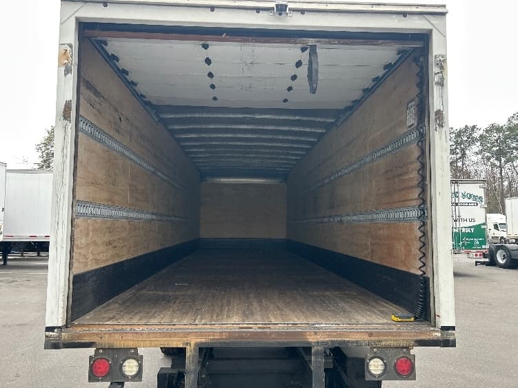 2021 Freightliner M2 106 — photo 8