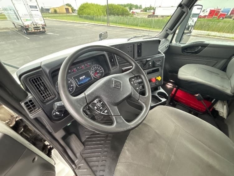 2020 International LT — photo 10