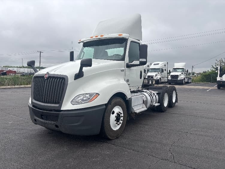2020 International LT — photo 3