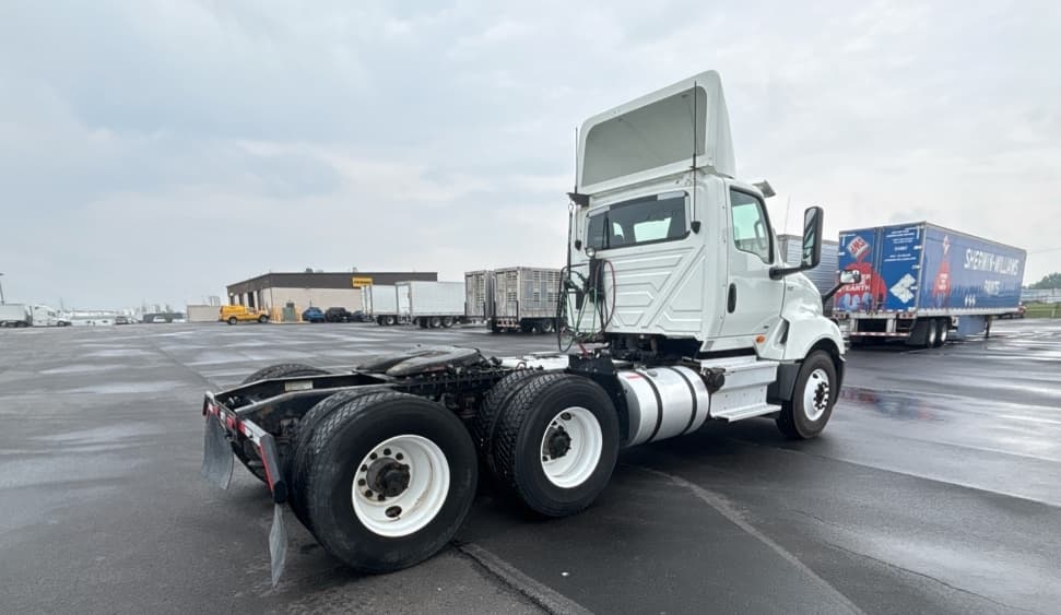 2020 International LT — photo 7