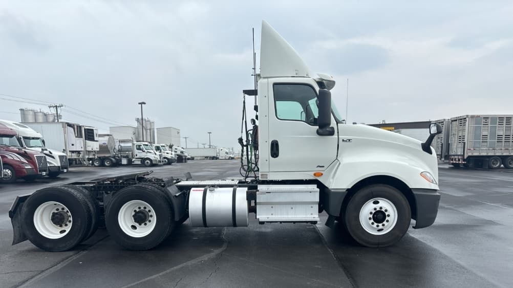 2020 International LT — photo 8