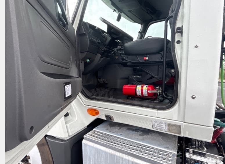 2020 International LT — photo 9