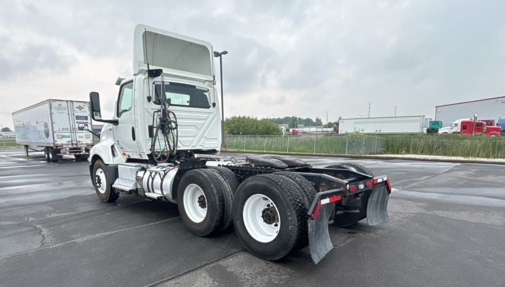 2020 International LT — photo 5