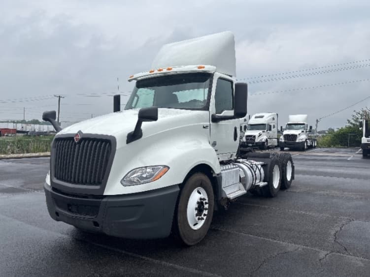 2020 International LT — photo 3