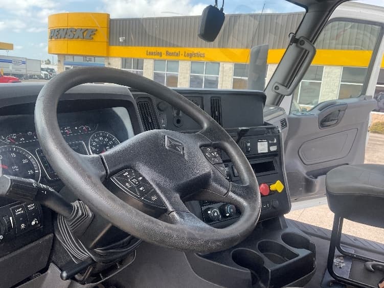 2020 International LT — photo 10