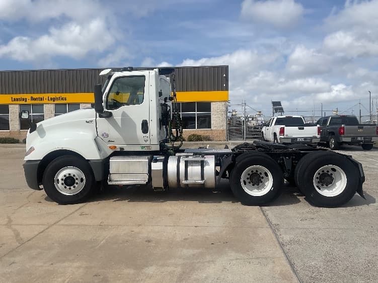2020 International LT — photo 4