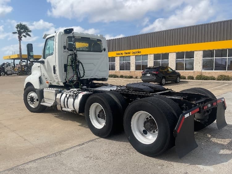 2020 International LT — photo 5