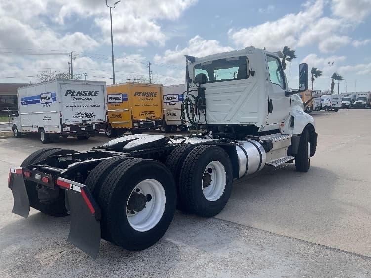 2020 International LT — photo 7