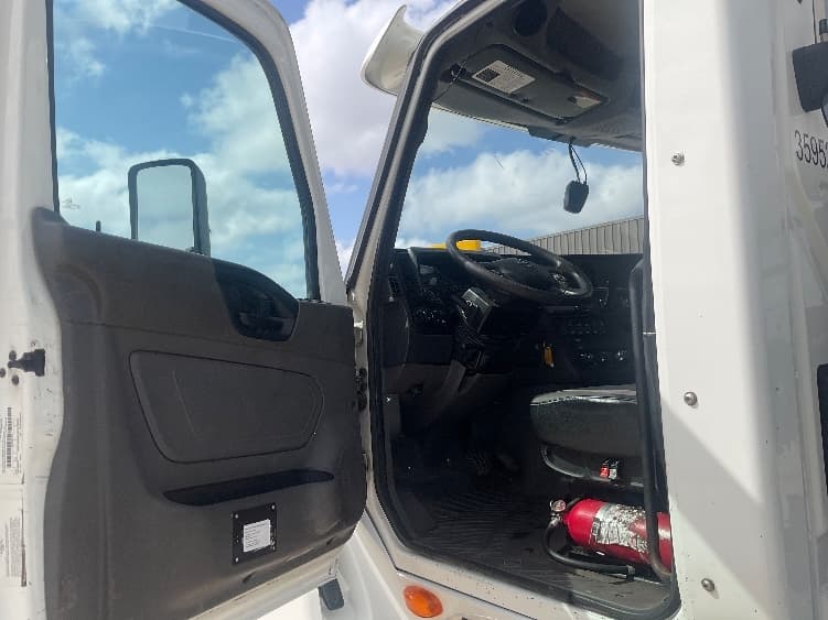 2020 International LT — photo 9