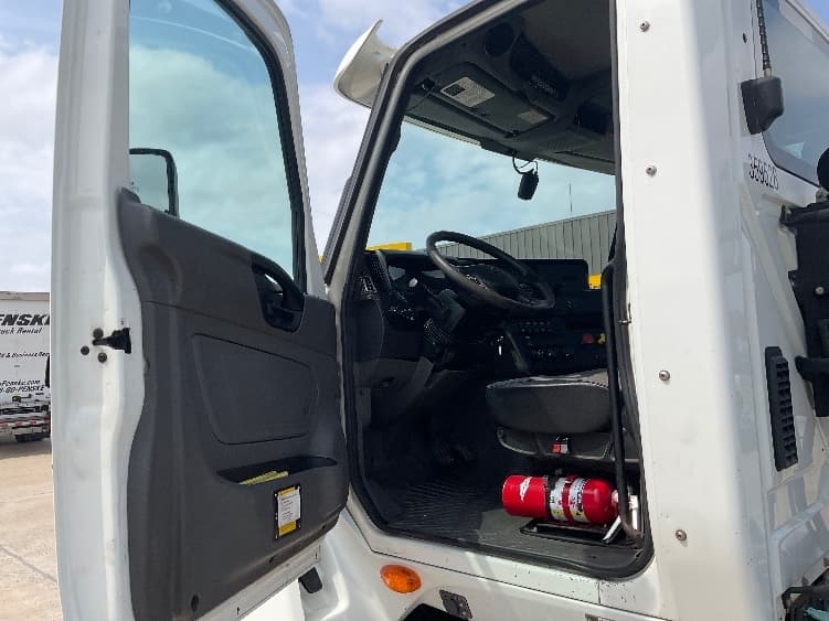 2020 International LT — photo 9