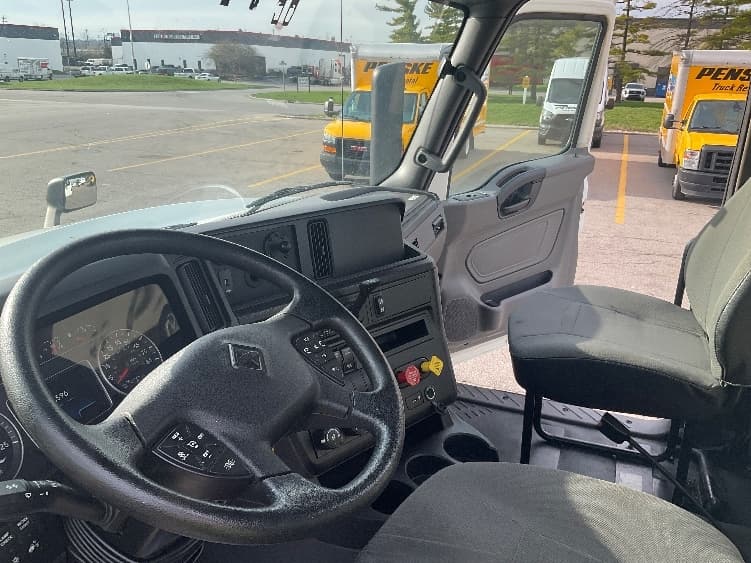 2020 International LT — photo 10